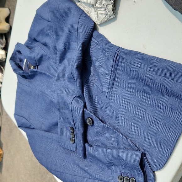 Blazer - Picture 5 of 5